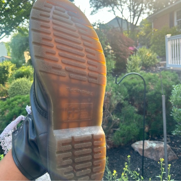 Dr. Martens Boots 9M/10L 🪻 - Picture 5 of 6